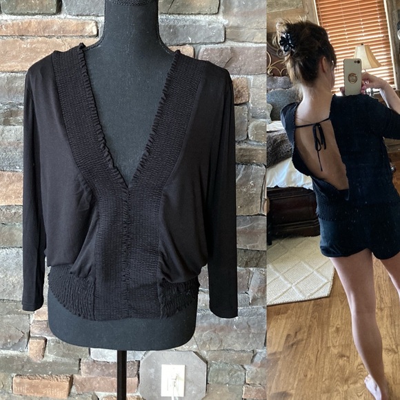 Willow & Root Black V Neck Top - Picture 1 of 10